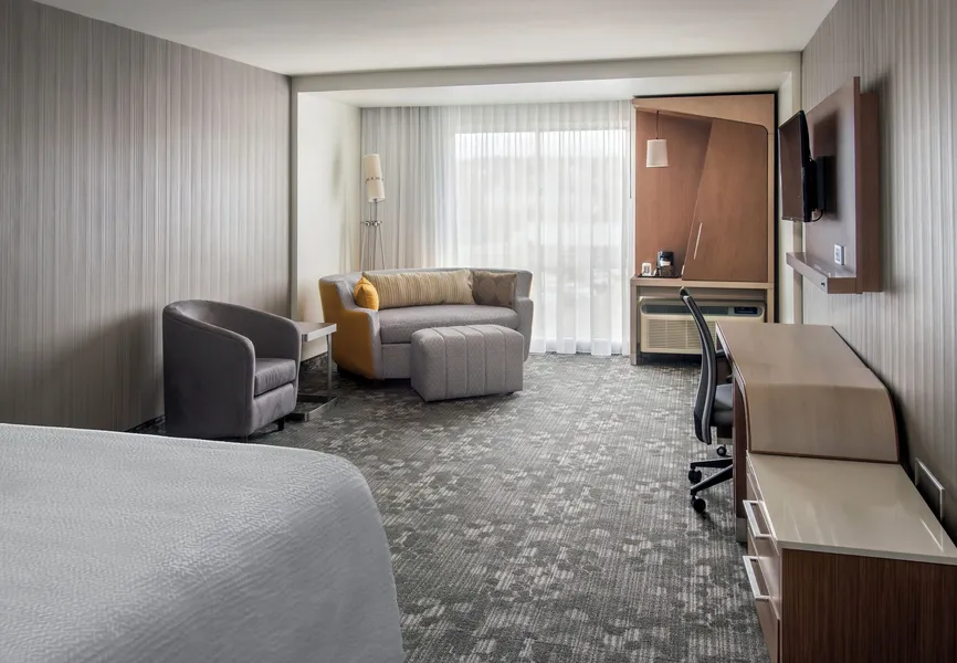 Courtyard by Marriott Schenectady at Mohawk Harbor hotel detail image 6