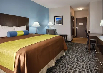 Best Western Plus Lonestar Inn & Suites hotel thumbnail 6