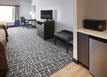 Best Western Plus Lonestar Inn & Suites hotel thumbnail 8