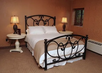 The Beaumont Inn hotel thumbnail 8