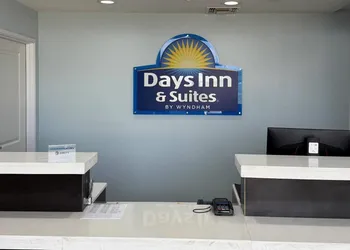 Days Inn & Suites by Wyndham Colorado City/I-20 hotel thumbnail 2