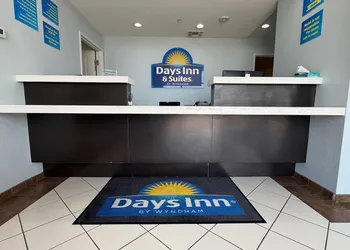 Days Inn & Suites by Wyndham Colorado City/I-20 hotel thumbnail 3