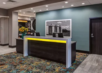 Hampton Inn & Suites Wichita/Airport hotel thumbnail 2