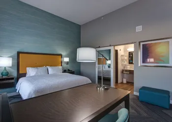 Hampton Inn & Suites Wichita/Airport hotel thumbnail 5