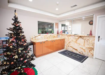 Diamond Bell Inn & Suites hotel thumbnail 2