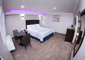 Diamond Bell Inn & Suites hotel thumbnail 4