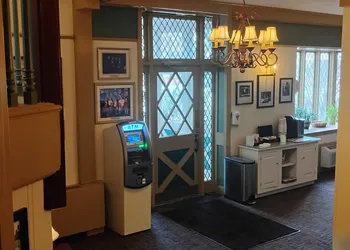 Lamie's Inn and The Old Salt Restaurant hotel thumbnail 3