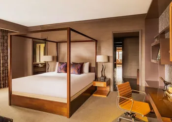 Fairmont Chicago at Millennium Park hotel thumbnail 6