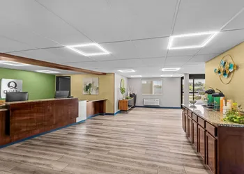 Quality Inn - Denton hotel thumbnail 4