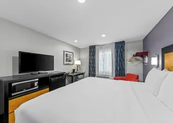 Quality Inn - Denton hotel thumbnail 7