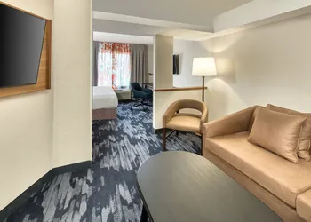 Fairfield Inn and Suites by Marriott Toronto Brampton hotel thumbnail 4