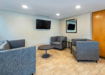 Comfort Inn Highway 401 hotel thumbnail 5