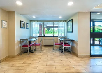 Comfort Inn Highway 401 hotel thumbnail 6