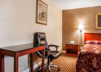 Rodeway Inn Paterson Great Falls Park Area hotel thumbnail 8