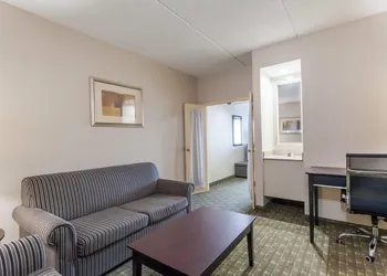 Ramada by Wyndham Newburgh/West Point hotel thumbnail 6