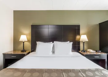 Ramada by Wyndham Newburgh/West Point hotel thumbnail 7