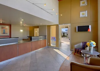 California Inn & Suites Rancho Cordova - Sacramento hotel thumbnail 2