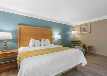 Best Western Plus Executive Court Inn & Conference Center hotel thumbnail 7