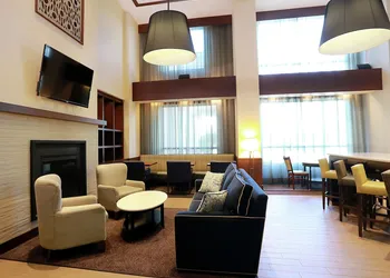Hampton Inn & Suites by Hilton Laval hotel thumbnail 5