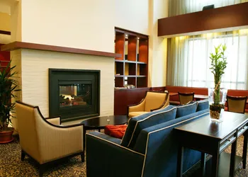 Hampton Inn & Suites by Hilton Laval hotel thumbnail 8