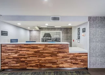 Hampton Inn Oakland-Hayward hotel thumbnail 2