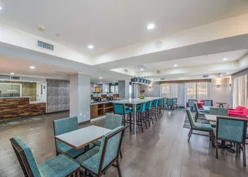 Hampton Inn Oakland-Hayward hotel thumbnail 4