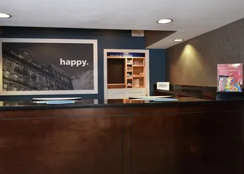 Hampton Inn Madison hotel thumbnail 2