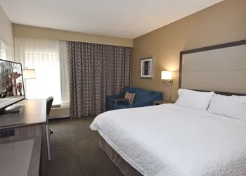 Hampton Inn Madison hotel thumbnail 3