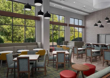 Hampton Inn & Suites Grand Rapids-Airport 28th St hotel thumbnail 2