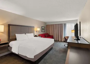 Hampton Inn Lancaster hotel thumbnail 6