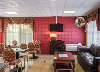 Rodeway Inn Huntington Station - Melville hotel thumbnail 4