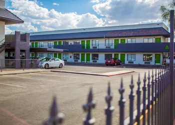 Siegel Slots and Suites hotel thumbnail 3