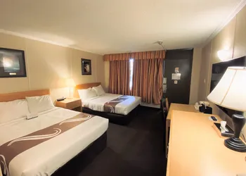 Quality Inn & Suites hotel thumbnail 6