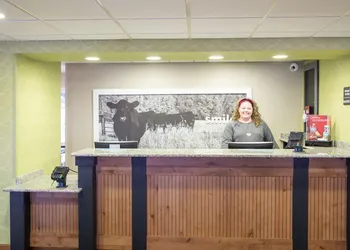 Hampton Inn Wooster hotel thumbnail 3