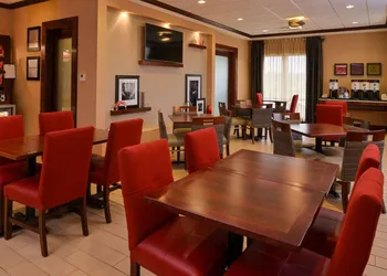 Hampton Inn by Hilton Lincoln hotel thumbnail 3