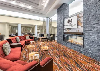DoubleTree by Hilton Denver - Aurora hotel thumbnail 3