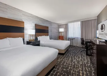 DoubleTree by Hilton Denver - Aurora hotel thumbnail 7
