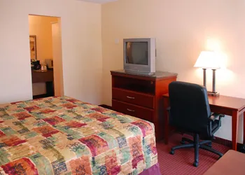 Relax Inn And Suites hotel thumbnail 3