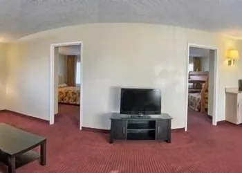Relax Inn And Suites hotel thumbnail 6