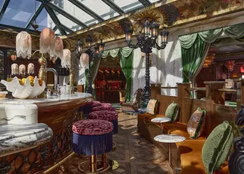 Lafayette Hotel & Club hotel thumbnail 2