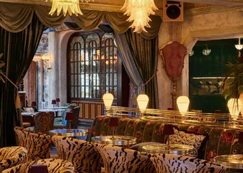 Lafayette Hotel & Club hotel thumbnail 3