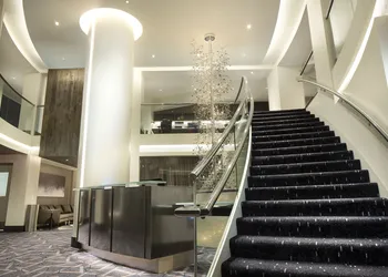 The Windsor Suites hotel thumbnail 2