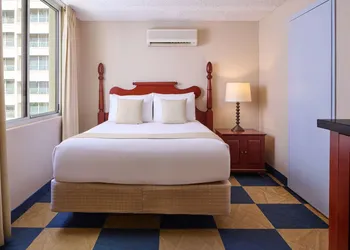 Ewa Hotel Waikiki hotel thumbnail 3