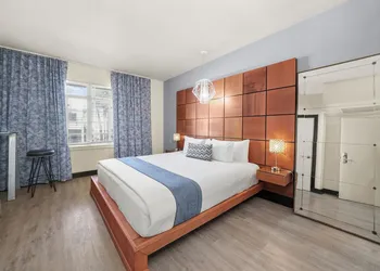 Chesterfield Hotel & Suites hotel thumbnail 6