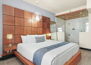 Chesterfield Hotel & Suites hotel thumbnail 7