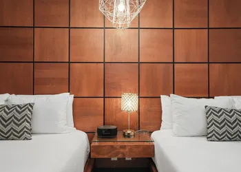 Chesterfield Hotel & Suites hotel thumbnail 8