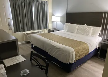 Red Carpet Inn & Suites hotel thumbnail 6