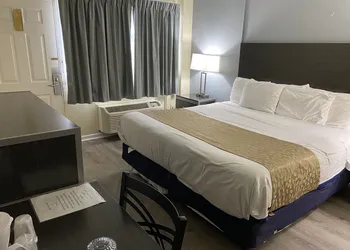 Red Carpet Inn & Suites hotel thumbnail 7