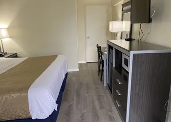 Red Carpet Inn & Suites hotel thumbnail 8