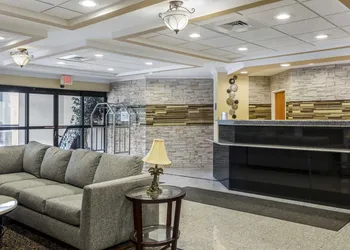 Best Western Plus New England Inn & Suites hotel thumbnail 6